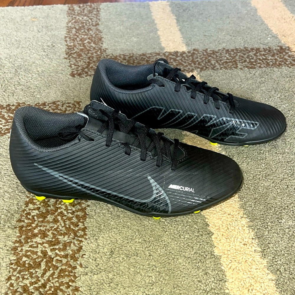 Nike Mercurial boys soccer  cleats